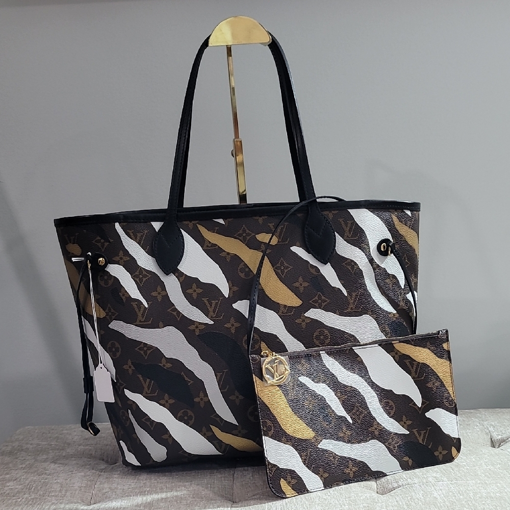 Louis Vuitton Limited Edition  League Of Legend Neverfull MM  Tote Bag Set